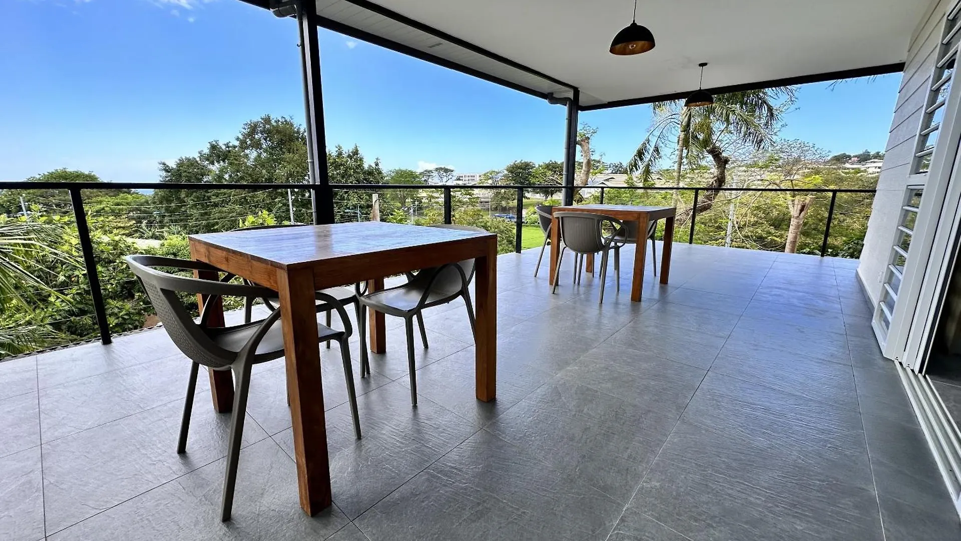 게스트하우스 Ononui Lodge Airport, Ocean-View, Private Bathroom And Balcony, Free Wifi And Parking, On-Site Car Rental 파페에테