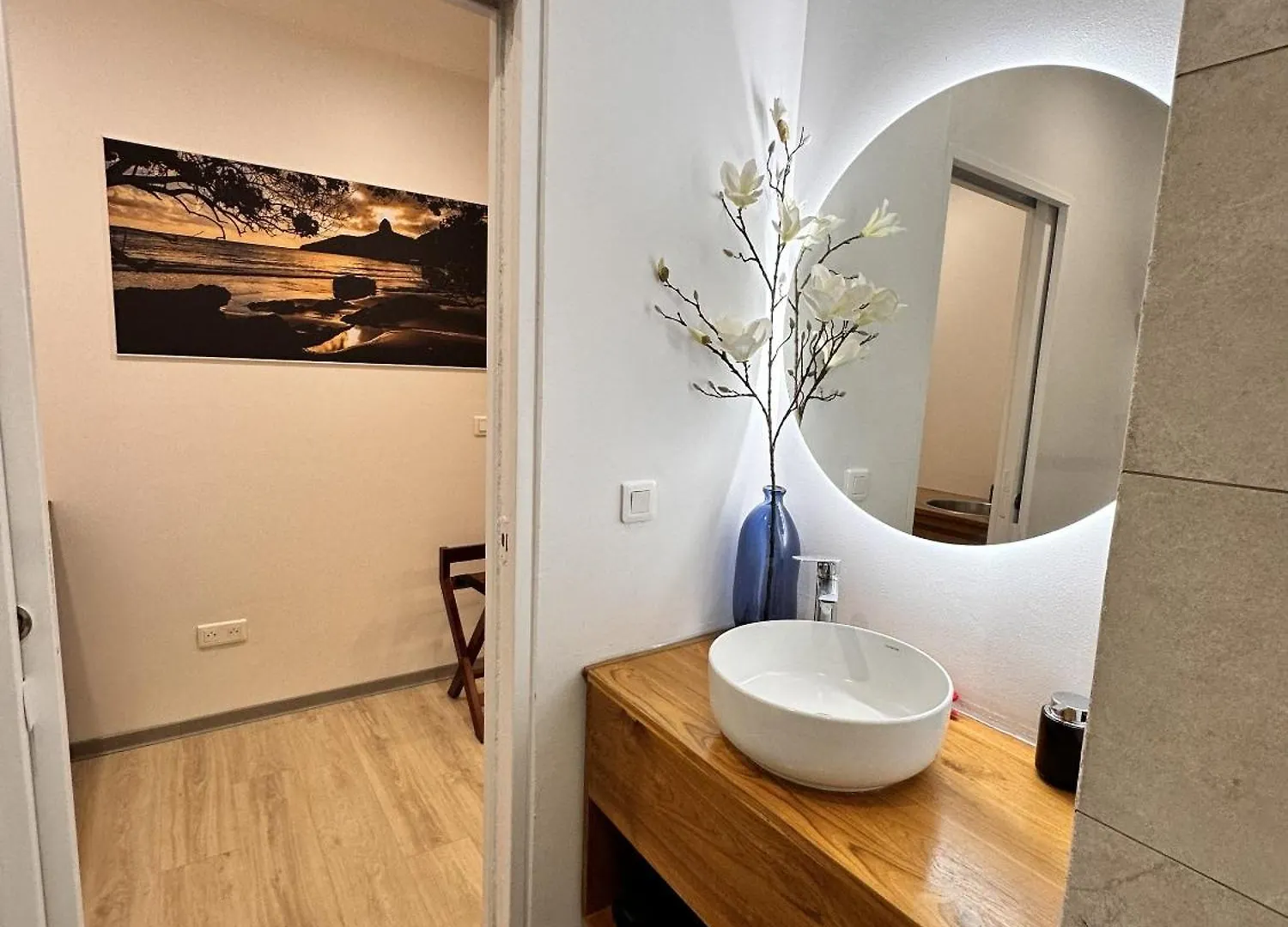 게스트하우스 Ononui Lodge Airport, Ocean-View, Private Bathroom And Balcony, Free Wifi And Parking, On-Site Car Rental 파페에테