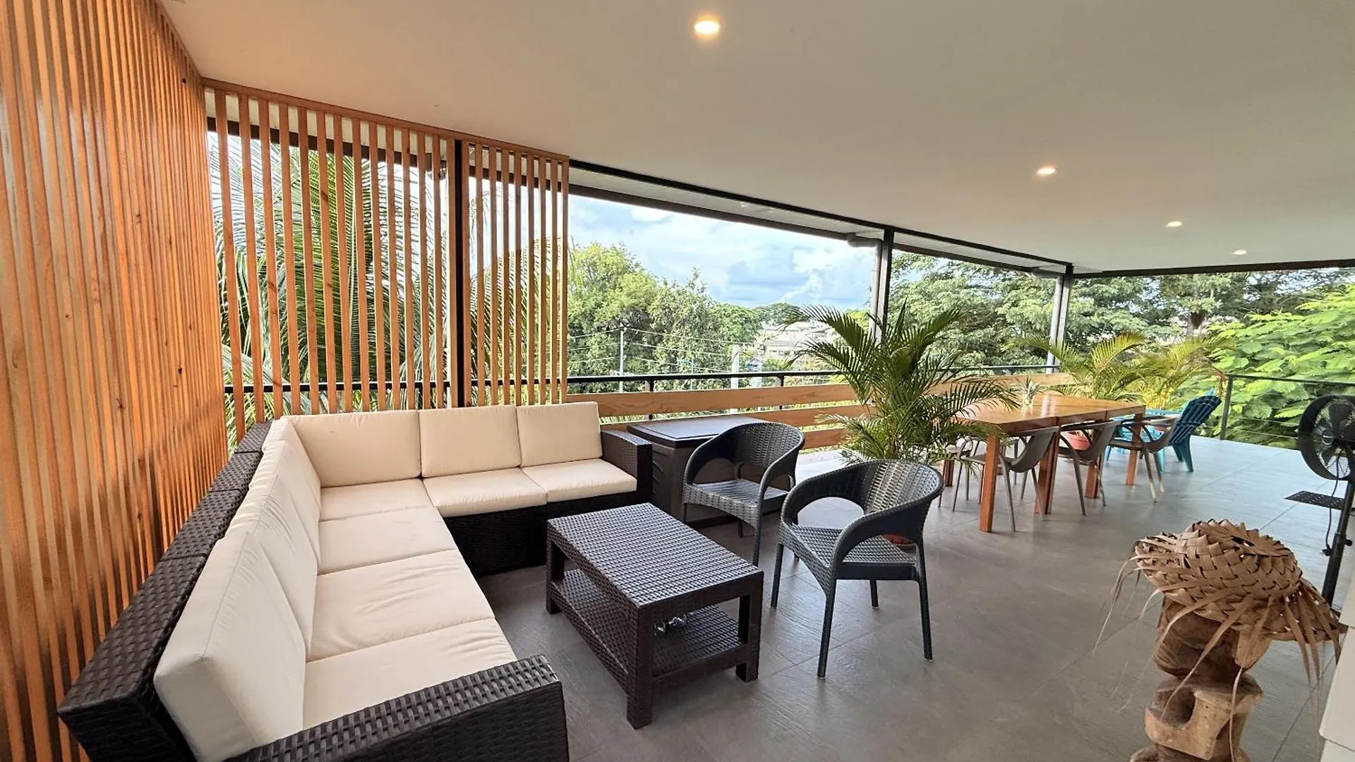 Ononui Lodge Airport, Ocean-View, Private Bathroom And Balcony, Free Wifi And Parking, On-Site Car Rental 파페에테 게스트하우스