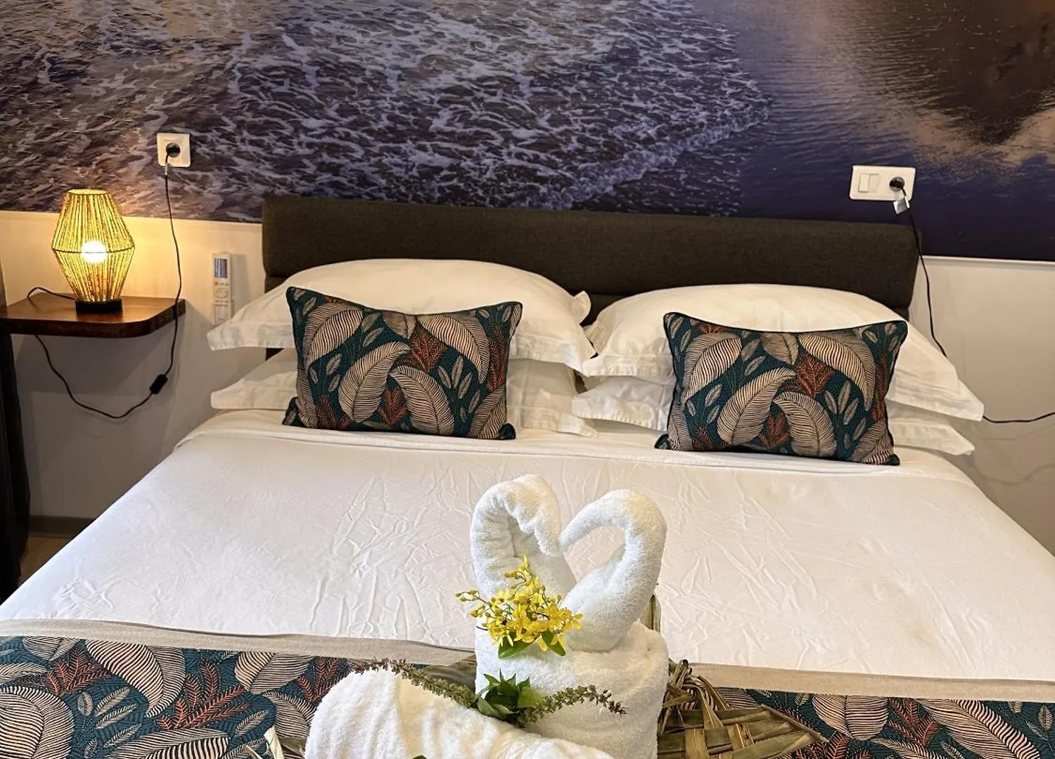 Ononui Lodge Airport, Ocean-View, Private Bathroom And Balcony, Free Wifi And Parking, On-Site Car Rental 파페에테 게스트하우스