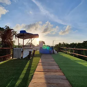 Eco Capsule hotel Tulum